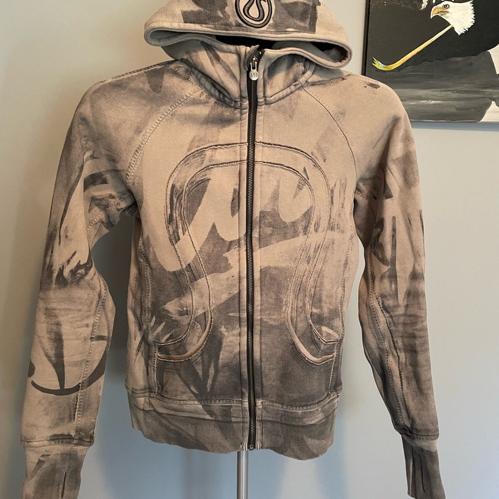 Lululemon Athletica Grey limited edition’Love’ sweatshirt